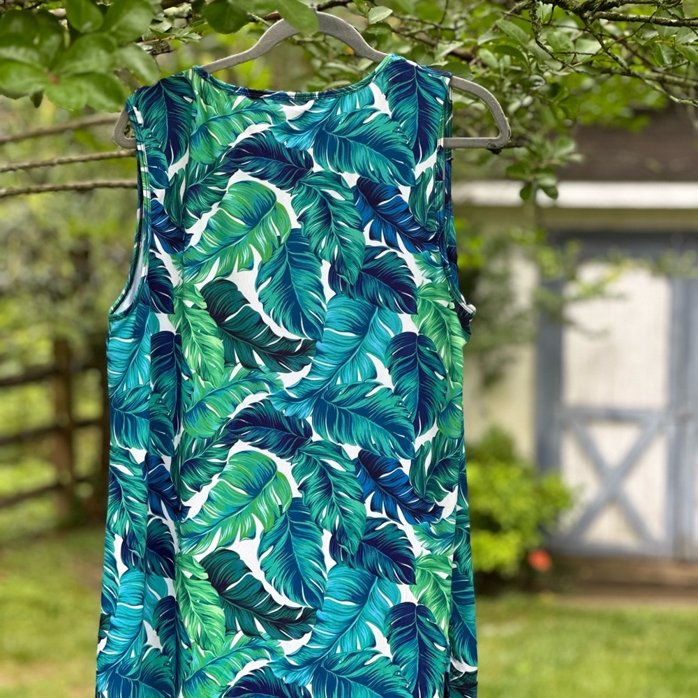 NWOT BEAUTIFULLY COLORED DRESS! - Picture 16 of 17